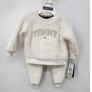 New NWT Baby Tommy Hilfiger 3-6 Month White Fluffy Set Cozy Warm 2-Piece Set